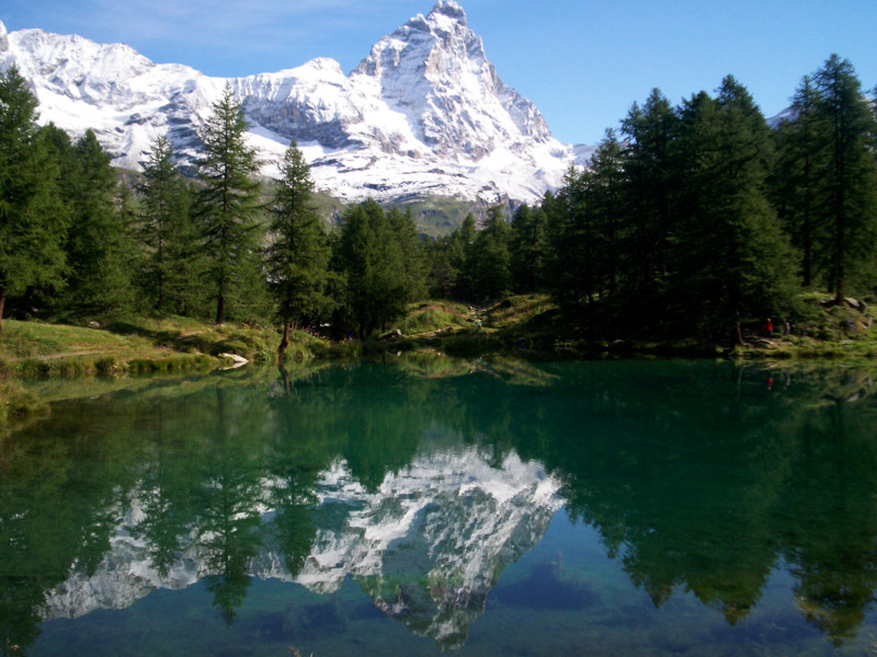 La montagna ed il lago pi belli del mondo